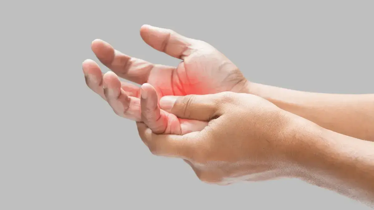 Como saber se rompi o ligamento do dedo da mão?