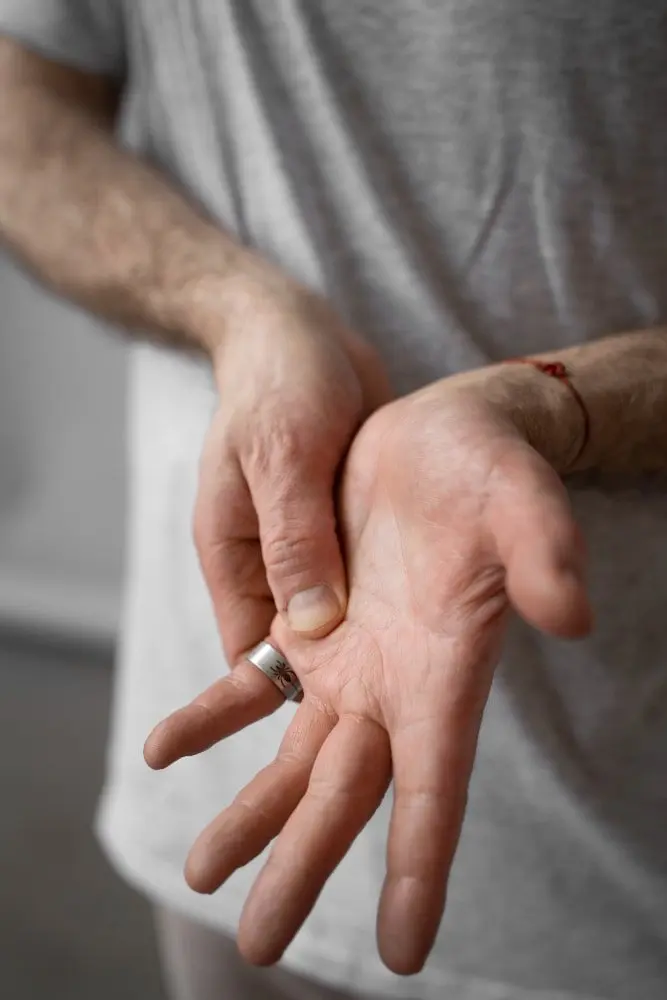 Fratura de Metacarpo: Sintomas, Tratamento e Cuidados