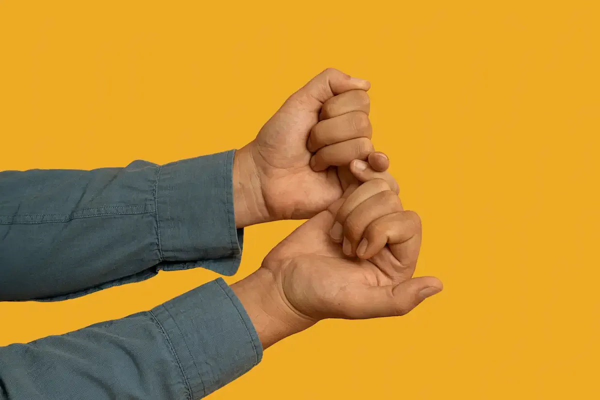 Como fica o dedo da mão com artrose