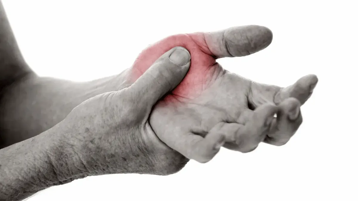 Dor nas mãos: causas, sintomas e tratamentos