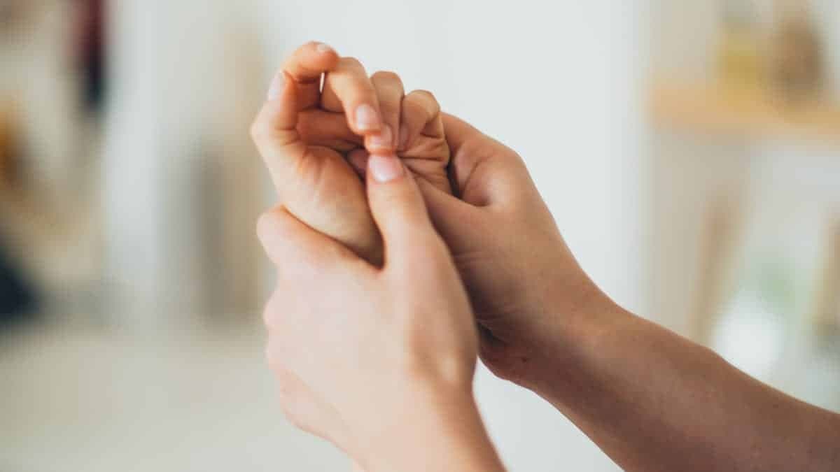 Dedos dormentes após cirurgia do túnel do carpo: o que pode ser